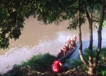 Jovens ficam ilhados após boia furar em rio de São José do Rio Pardo