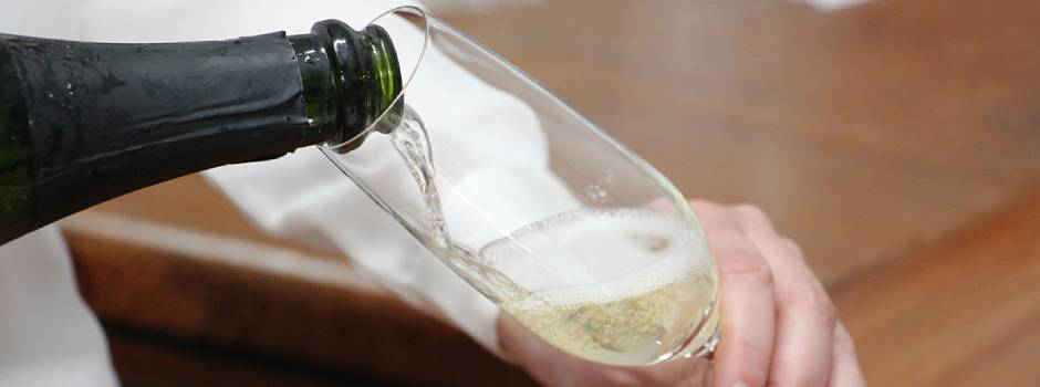 Vinícola da Epamig, em Caldas, auxilia na produção de espumante premiado