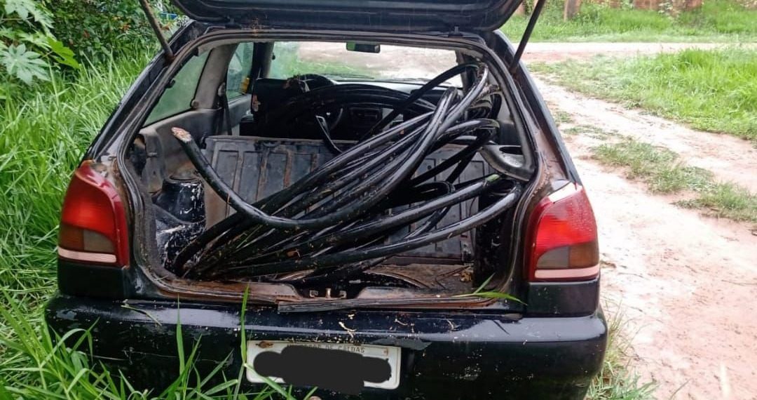 Dois homens são presos por furto de fios de telefonia móvel em Caldas