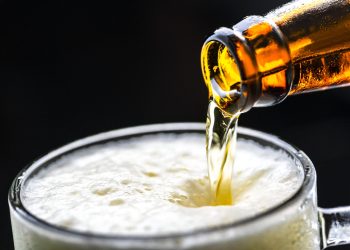 Consumo de álcool causa 12 mortes por hora no país