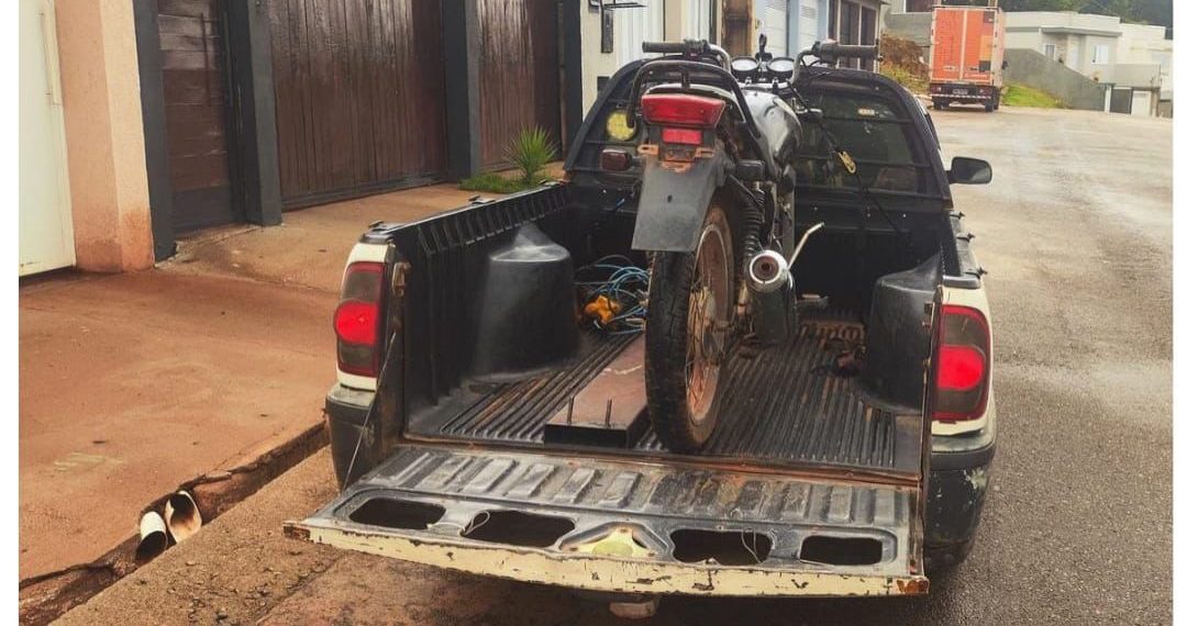 PM recupera motocicleta furtada e prende suspeita de receptação em Caldas