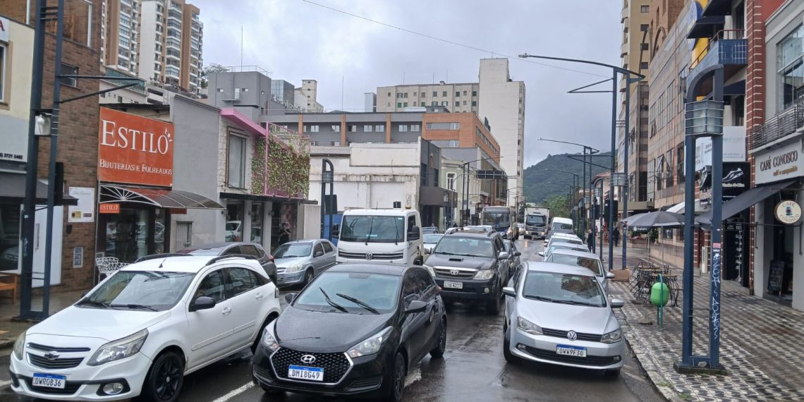 Protesto: Motoristas anunciam desligamento de aplicativos nacionais em Poços