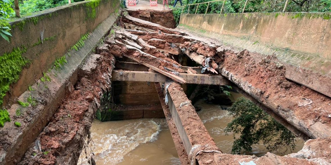 Ponte que liga Cabo Verde a Divisa Nova cede por conta das chuvas
