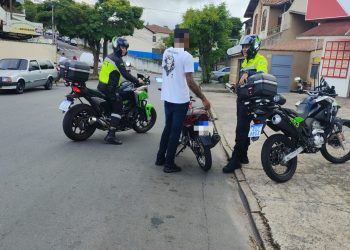 Demutran intensifica fiscalização de motos barulhentas em Poços