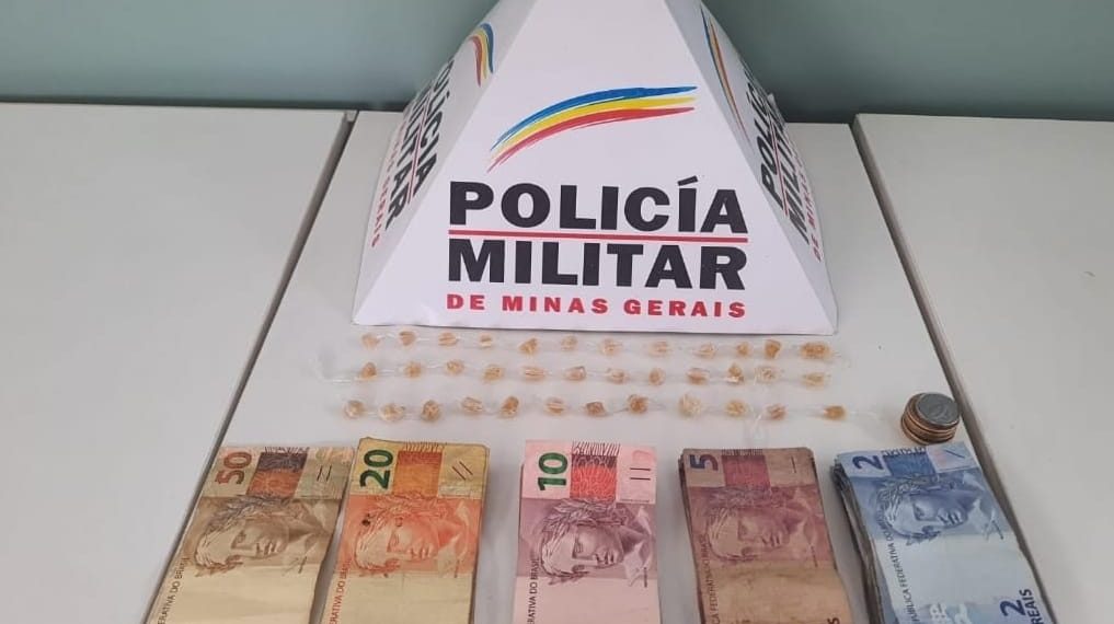 Adolescente é apreendido e homem preso por tráfico de drogas em Poços