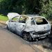 Carro pega fogo enquanto transita em Aguaí