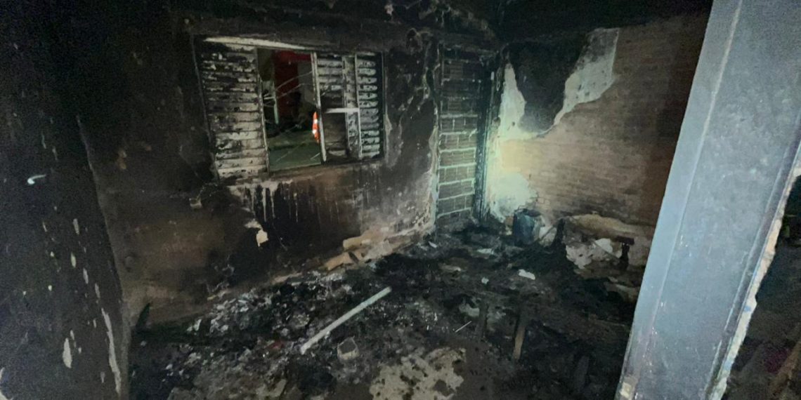 Incêndio atinge casa na zona leste de Poços de Caldas