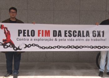 Manifestantes se reúnem em Poços de Caldas contra escala de trabalho 6×1