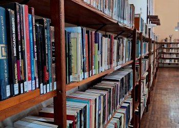 Bibliotecas públicas em Poços de Caldas estão recebendo doações de livros