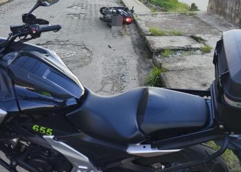 Demutran recupera motocicleta furtada e apreende drogas em Poços de Caldas