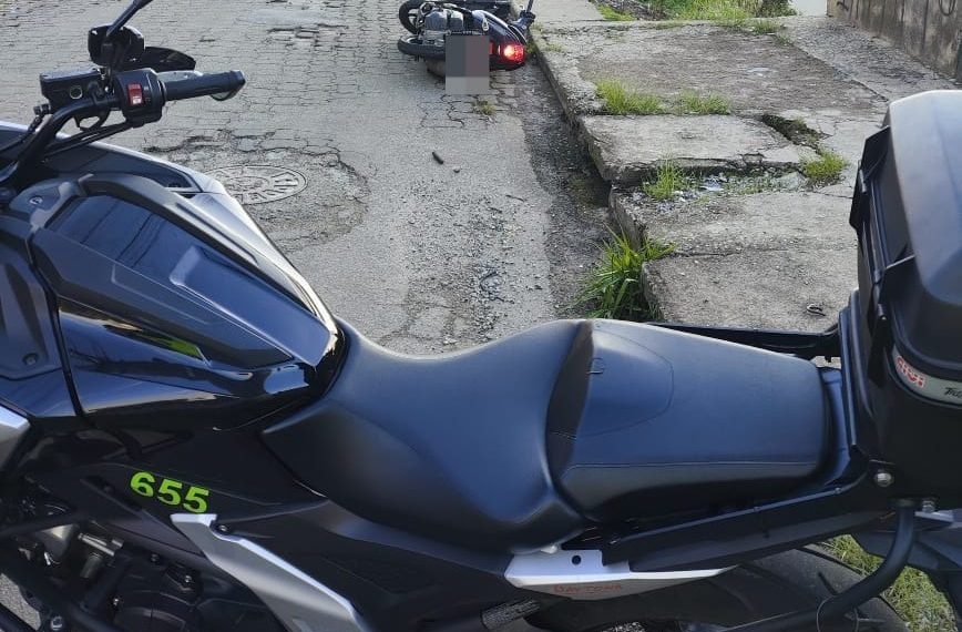 Demutran recupera motocicleta furtada e apreende drogas em Poços de Caldas