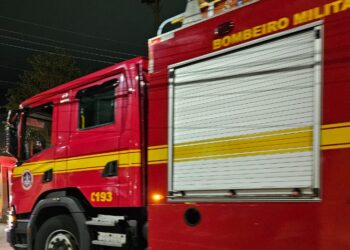 Vela acesa provoca incêndio e casa fica parcialmente destruída em Poços de Caldas