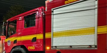 Vela acesa provoca incêndio e casa fica parcialmente destruída em Poços de Caldas