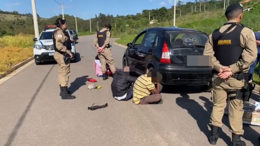 Com ajuda de moradores, PM prende ladrões de construção civil em Poços de Caldas
