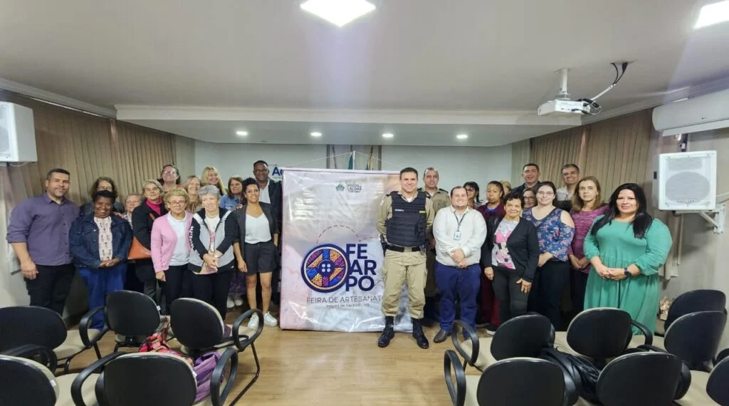 Feira de artesanato em Poços completa 50 anos e ganha nova logomarca