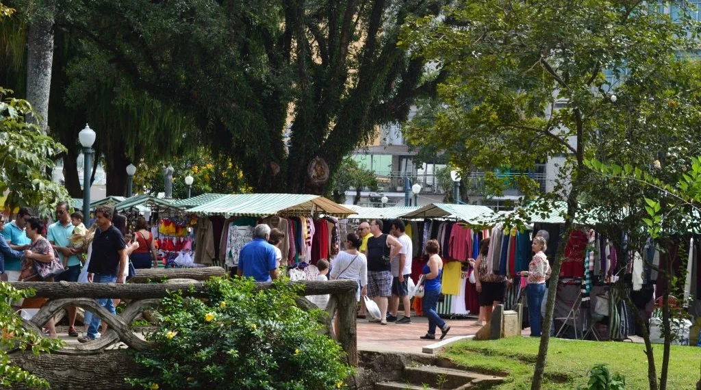Feira de Artesanato da Praça Pedro II funciona no feriado do dia 15/11