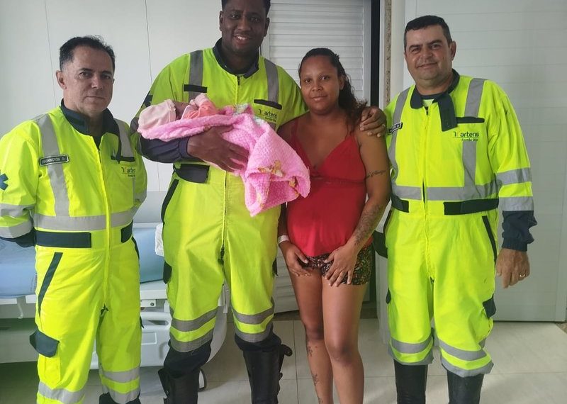 40° bebê nasce durante viagem na BR-381 no sul de Minas