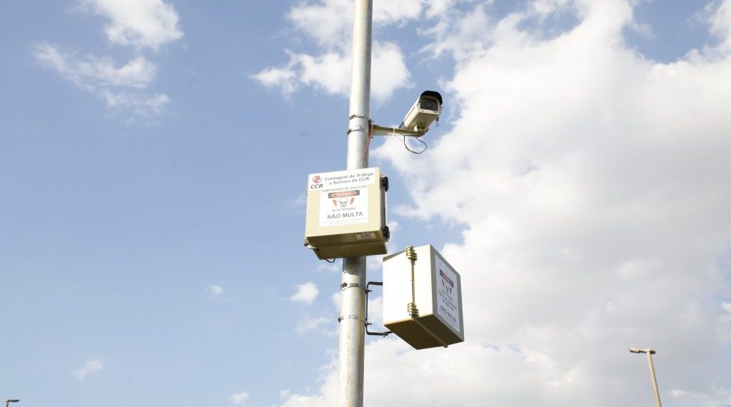 Radares iniciam atividade na Avenida Wenceslau Braz, nesta segunda dia 30, em Poços de Caldas
