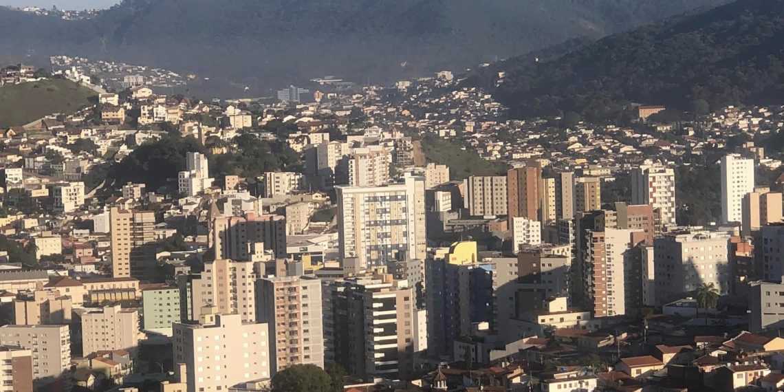 Confira os horários de funcionamento do comércio de Poços até o Natal