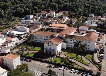 Jovem vítima de acidente recebe alta em Poços de Caldas