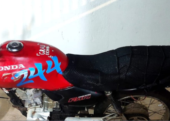 PM remove motocicleta sem placa em operação contra “rolezinho” em Divisa Nova