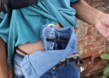 Homem furta short em loja para revender em biqueira de Andradas