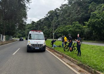 Acidente de moto deixa dois feridos em Poços de Caldas