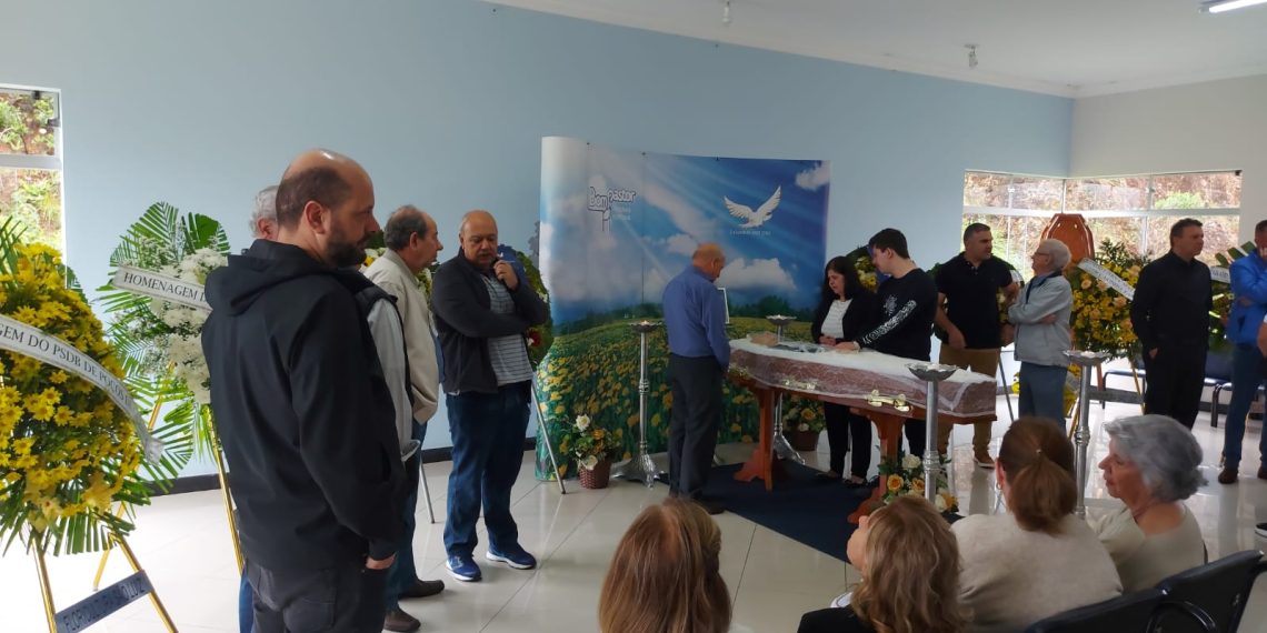 Dr. Adnei, ex-prefeito de Poços de Caldas foi sepultado no Cemitério da Saudade