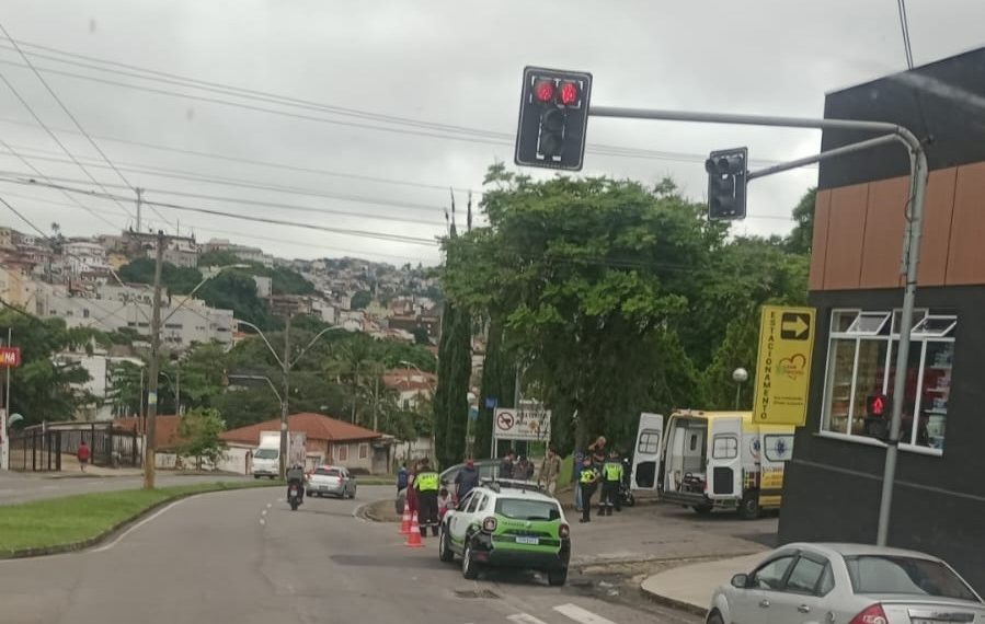 Duas pessoas ficam feridas em acidente em Poços de Caldas