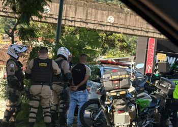 Motociclista é preso após andar na contramão da Av João Pinheiro