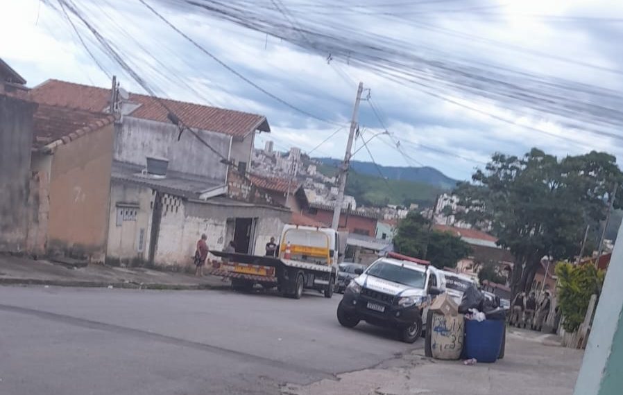 Jovem baleado tentou intervir em discussão em Poços