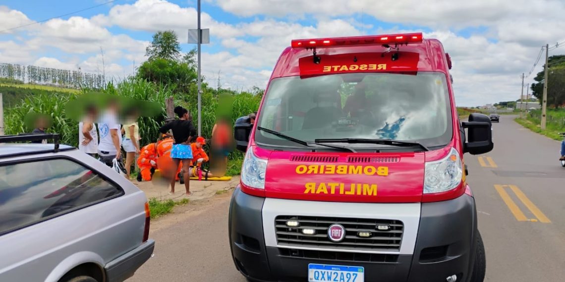Piloto e garupa ficam feridas em uma batida frontal entre uma moto e um carro