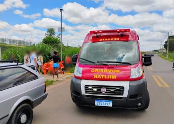 Piloto e garupa ficam feridas em uma batida frontal entre uma moto e um carro