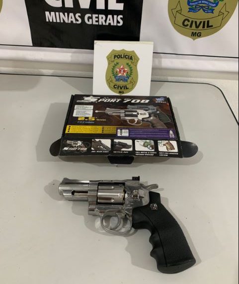 Polícia Civil prende suspeito de ameaçar ex-cunhada com réplica de revólver