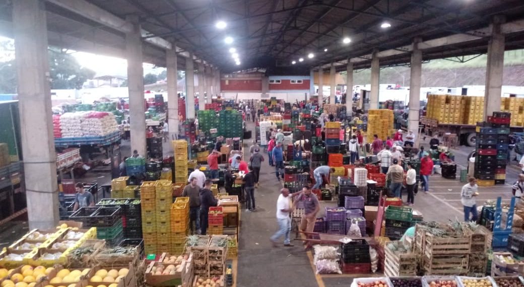 Ceasa, feiras e mercado têm horário diferenciado no fim de ano em Poços