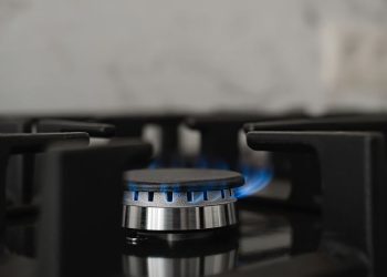 Pesquisa do Procon de Poços revela que gás de cozinha teve leve queda no preço em dezembro