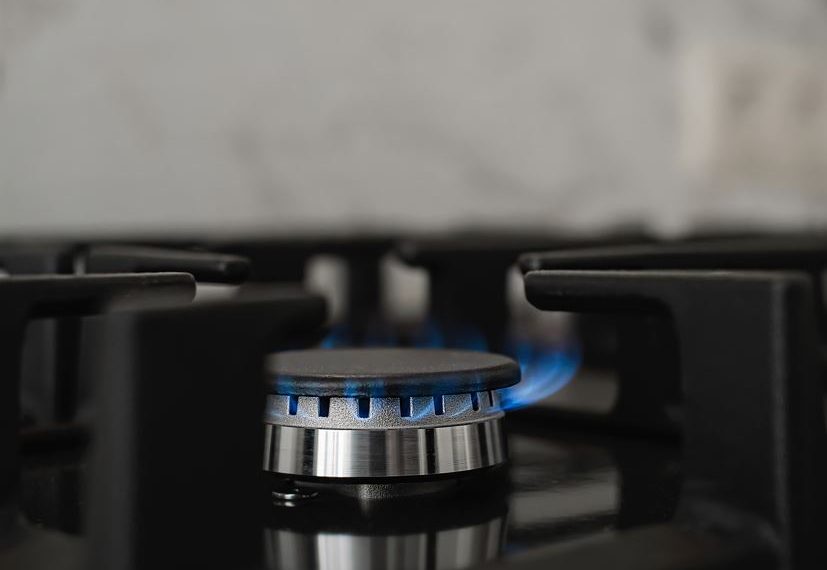 Pesquisa do Procon de Poços revela que gás de cozinha teve leve queda no preço em dezembro