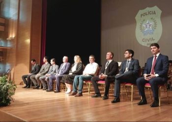 Polícia Civil realiza cerimônia de posse de novos delegados regional e chefe do 18º DP