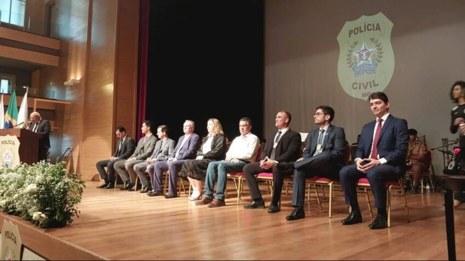 Polícia Civil realiza cerimônia de posse de novos delegados regional e chefe do 18º DP