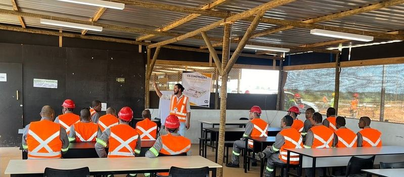 Detentos trabalham na construção do novo Presídio no sul de Minas