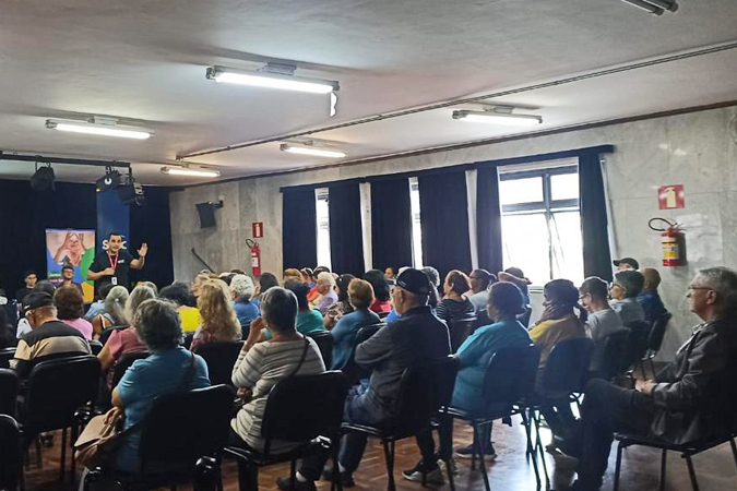 Procon-MG leva ação educacional 60+ a idosos de Poços de Caldas