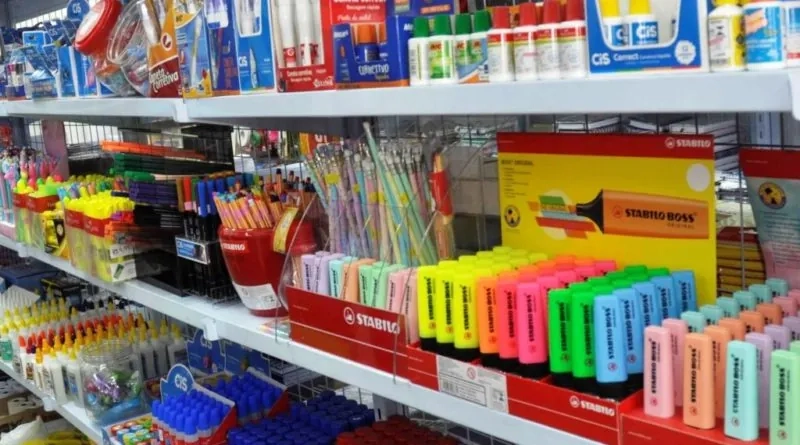 Gastos com material escolar impactam orçamento de 85% das famílias