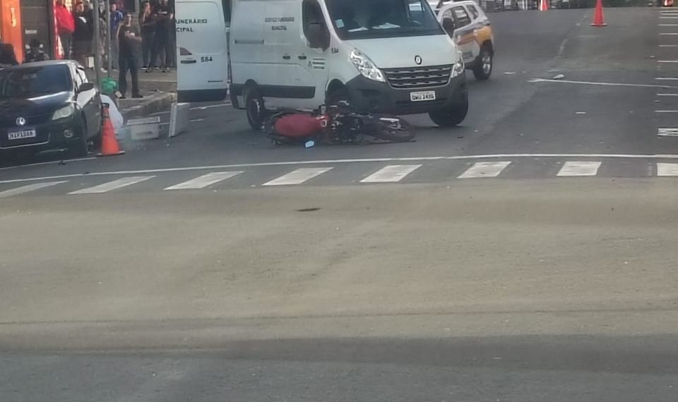 Acidente com vítima fatal no centro de Poços de Caldas na manhã deste domingo (26)