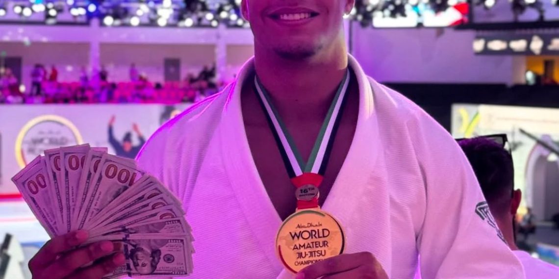 Atleta de Poços de Caldas se destaca em competições mundiais de jiu-jitsu
