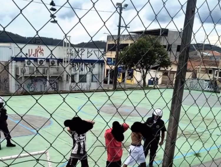 Guarda Civil e Demutran realizam operação na Zona Sul de Poços