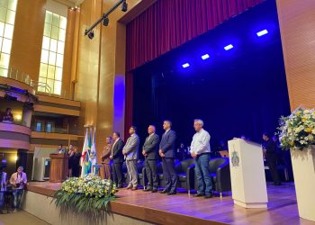 Paulo Ney e Dr. Eduardo Januzzi tomam posse dos cargos de prefeito e vice de Poços de Caldas
