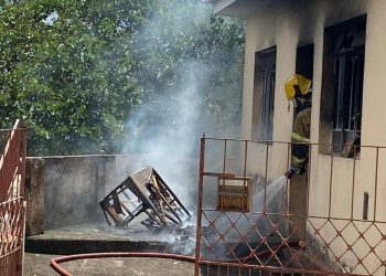 Idosa é suspeita de atear fogo em residência em Poços de Caldas