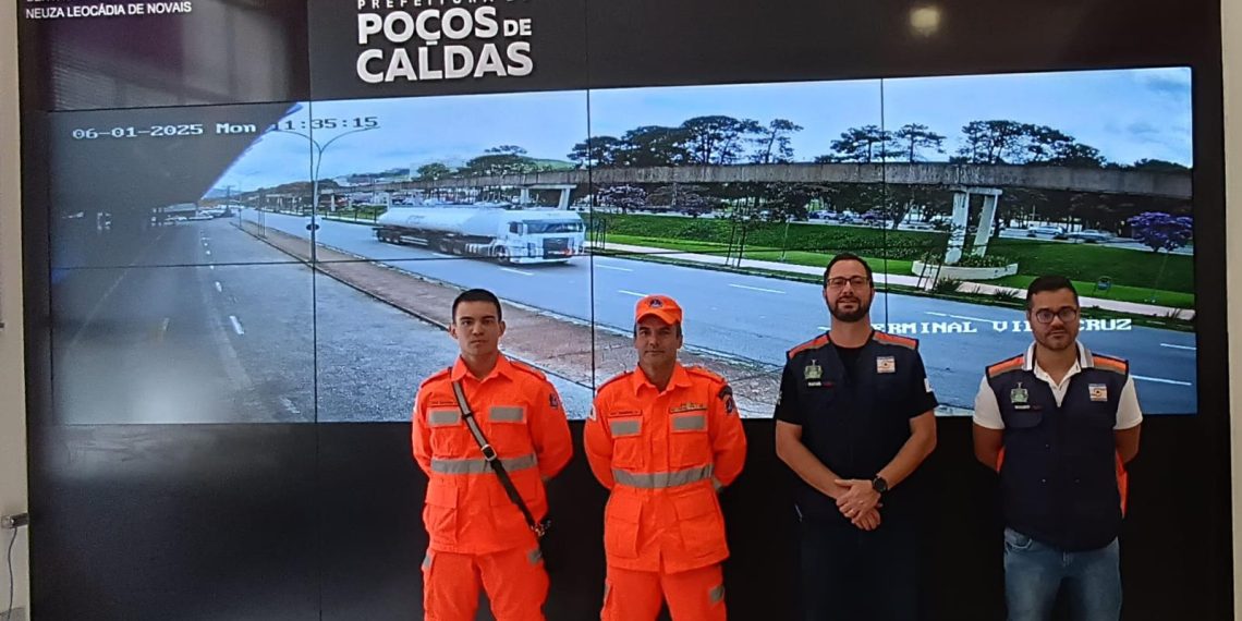 Corpo de Bombeiros se reúne com secretário de Segurança Pública para discutir medidas para período de chuvas