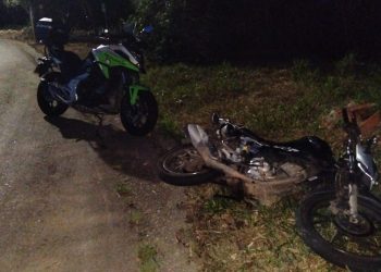 Fuga em Poços de Caldas termina com moto e drogas apreendidas por Demutran e PM