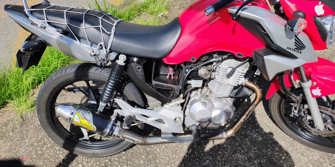 Demutran apreende moto com barulho excessivo após fuga em Poços de Caldas